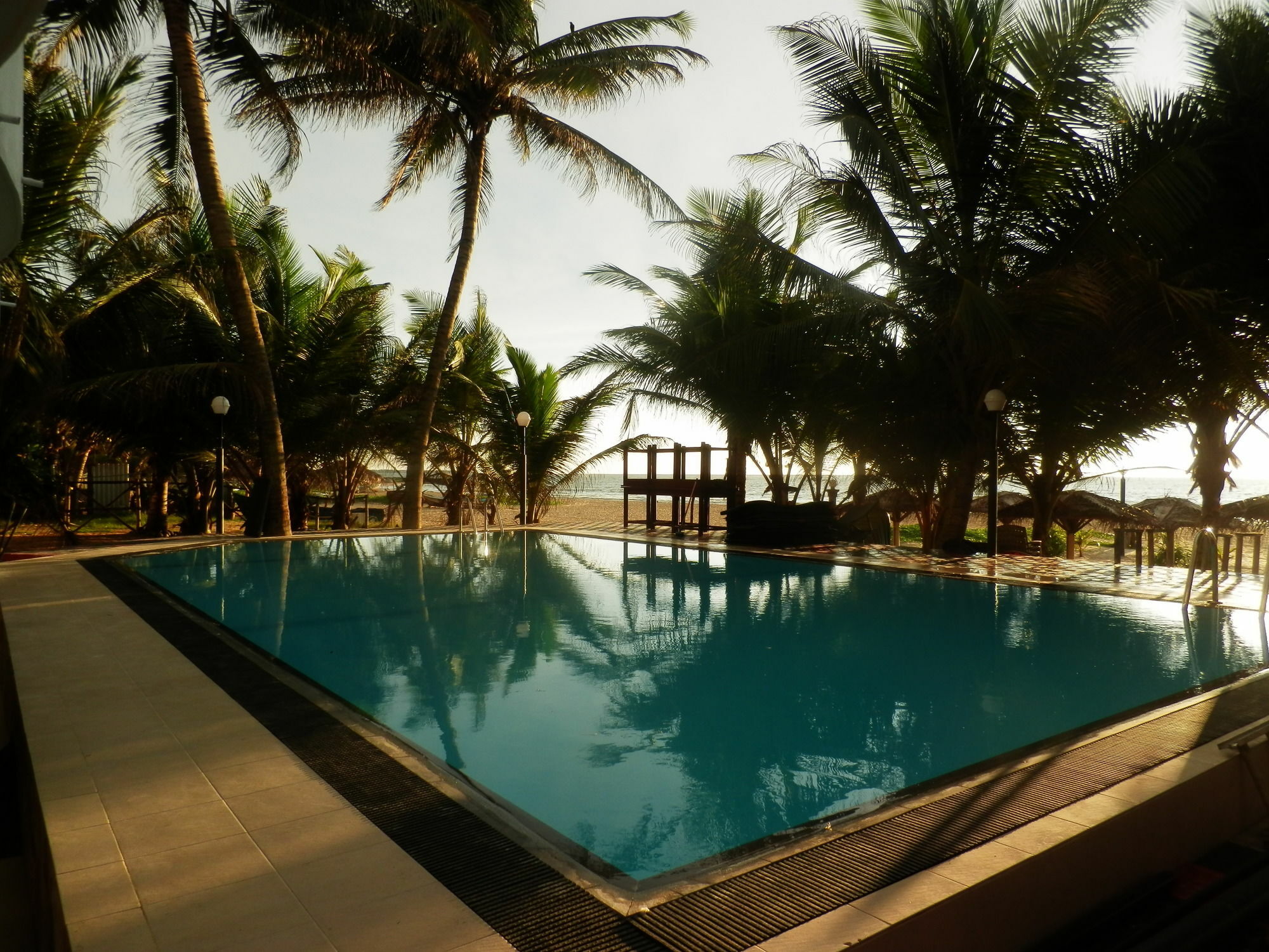 Lanka Beach Hotel Ettukala Exterior photo